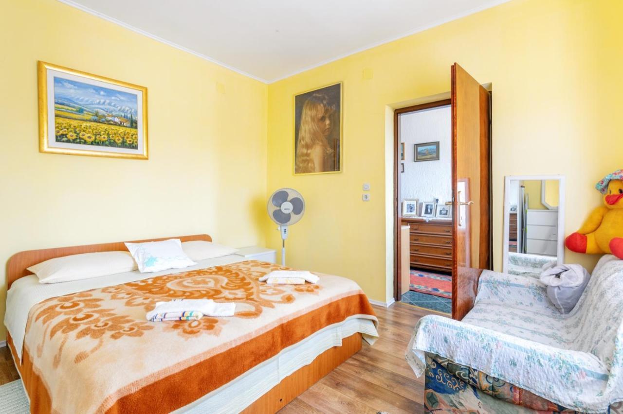 Golden Flowers Razvode Экстерьер фото